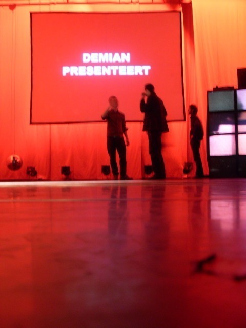 BOEST, Demian antwerpen, dichtershow, foto Jess De Gruyter, 2009